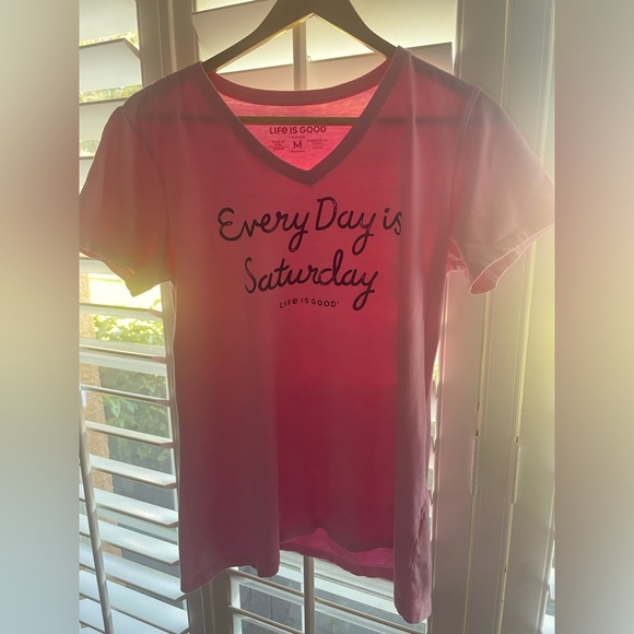 🌸Life is Good Women's Every Day is Saturday Crusher Tee Size Medium - Picture 3 of 6